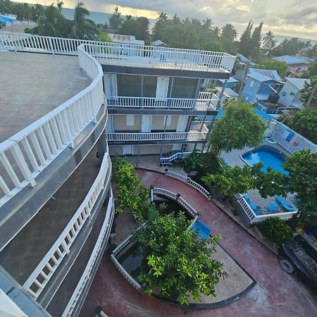 China Town Hotel Caye Caulker Buitenkant foto